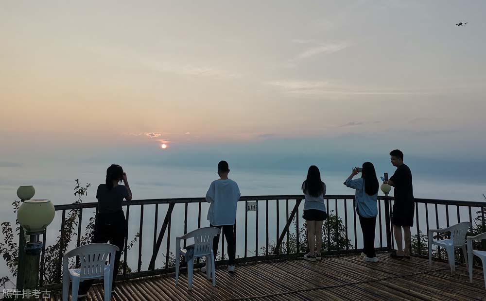 上坪西华山日出 上坪西华山日出.jpg